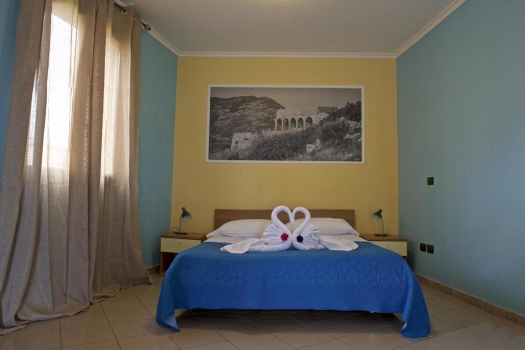 Hotel Ristorante Al Canto Delle Sirene 泰拉奇纳 外观 照片