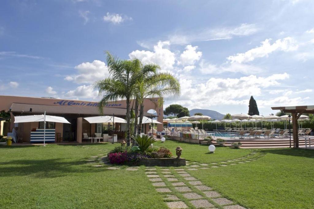 Hotel Ristorante Al Canto Delle Sirene 泰拉奇纳 外观 照片