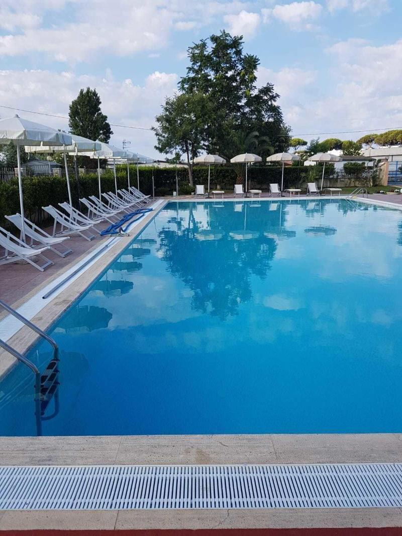 Hotel Ristorante Al Canto Delle Sirene 泰拉奇纳 外观 照片