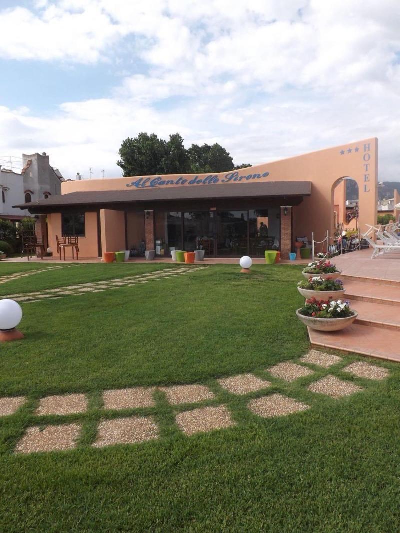 Hotel Ristorante Al Canto Delle Sirene 泰拉奇纳 外观 照片