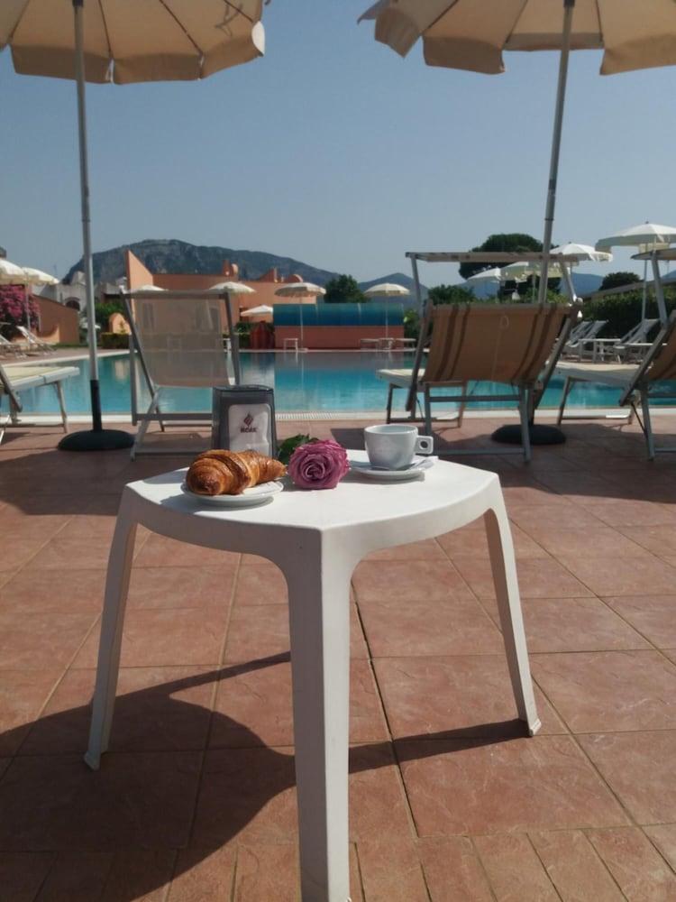 Hotel Ristorante Al Canto Delle Sirene 泰拉奇纳 外观 照片