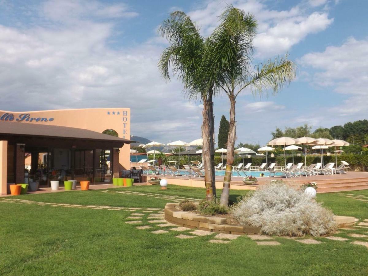 Hotel Ristorante Al Canto Delle Sirene 泰拉奇纳 外观 照片