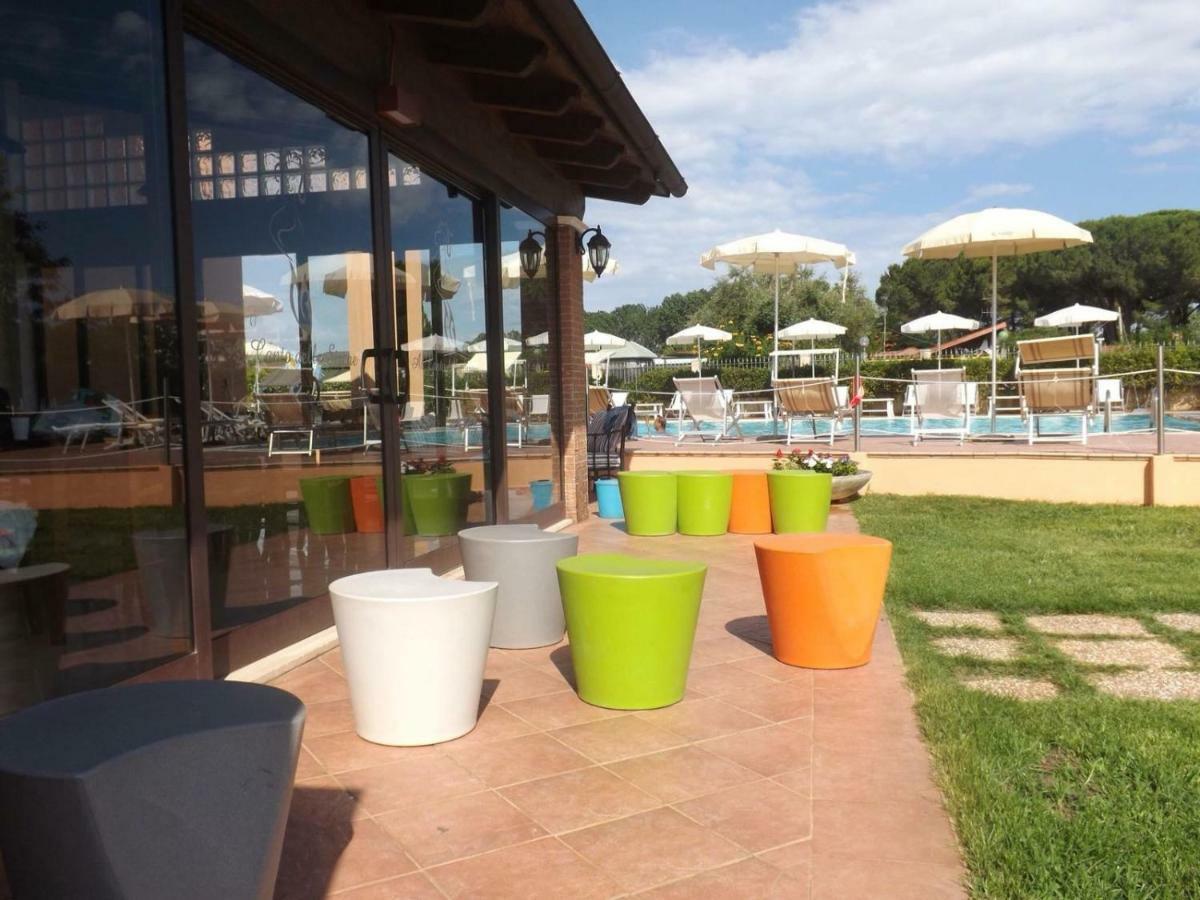 Hotel Ristorante Al Canto Delle Sirene 泰拉奇纳 外观 照片